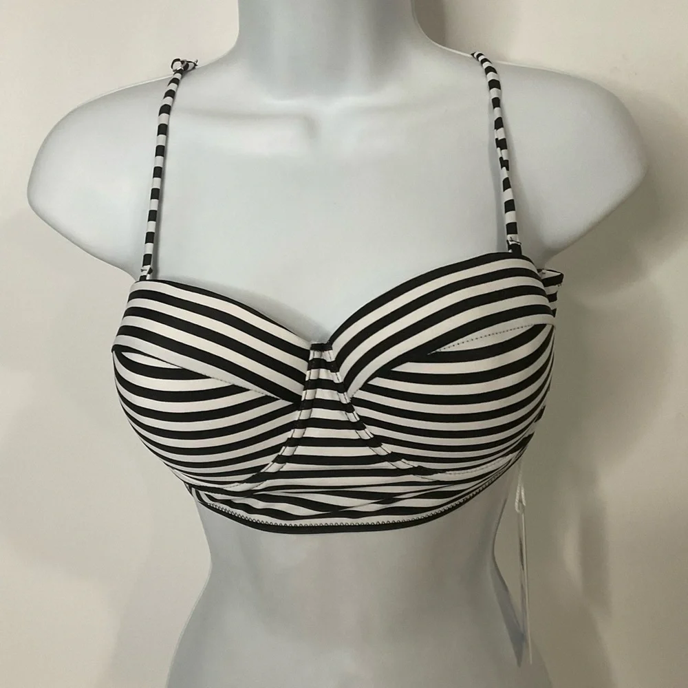 Cupshe NWT’s Black & White Striped Bandeau Bikini Top; Adjustable Straps; Size M